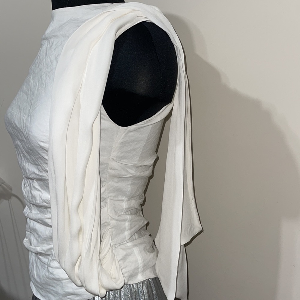 Nicole Miller Ruched Top - Picture 6 of 9